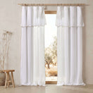 Cortinado em linho con bourdon blanco óptico