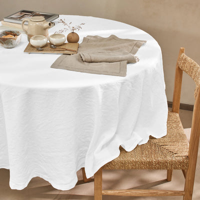 Nappe ronde sur mesure en lin ajouré blanc optique
