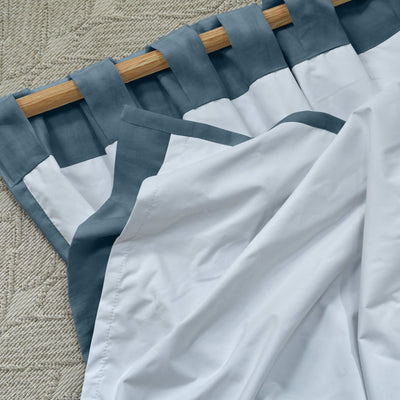 Rideau occultant en lin Bleu Français sur mesure à pattes cachées