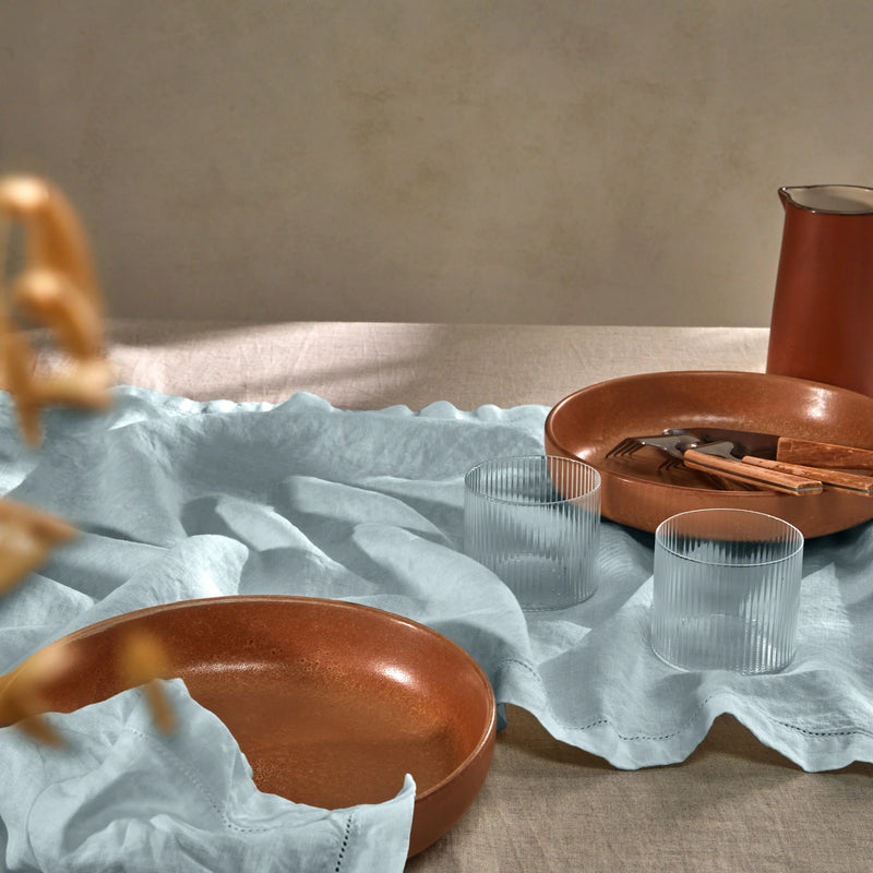 chemin de table en lin ajouré bleu glacier