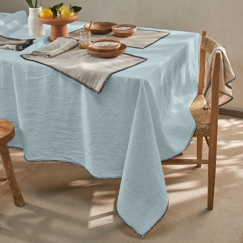 Nappe rect. point de cheval en lin lavé bleu glacier