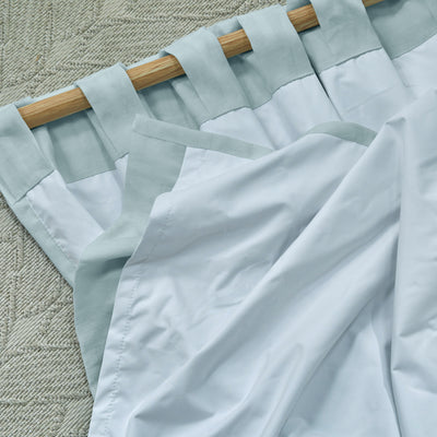 Rideau occultant en lin Bleu Glacier sur mesure à pattes cachées