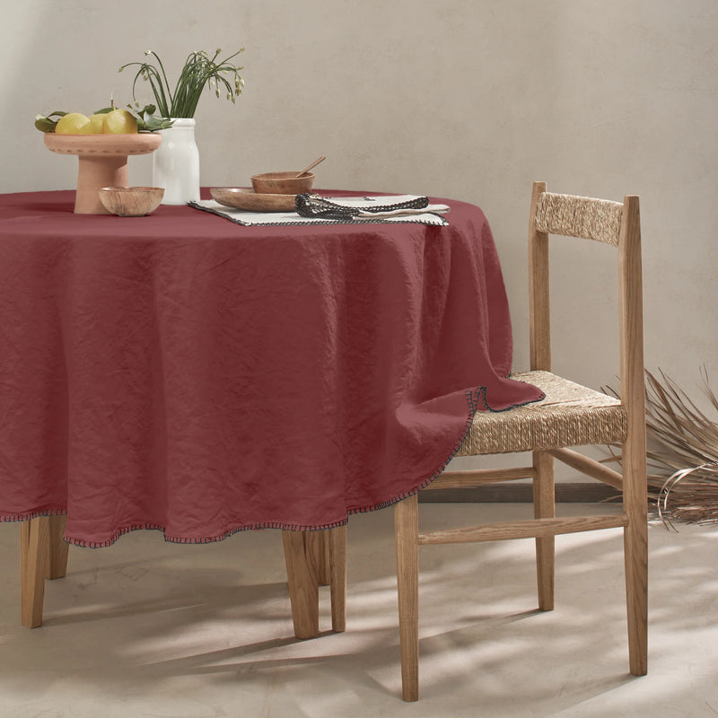 Nappe ronde en lin avec point de cheval rouge brique