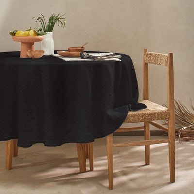 Nappe ronde sur mesure en lin avec point de cheval encre noire