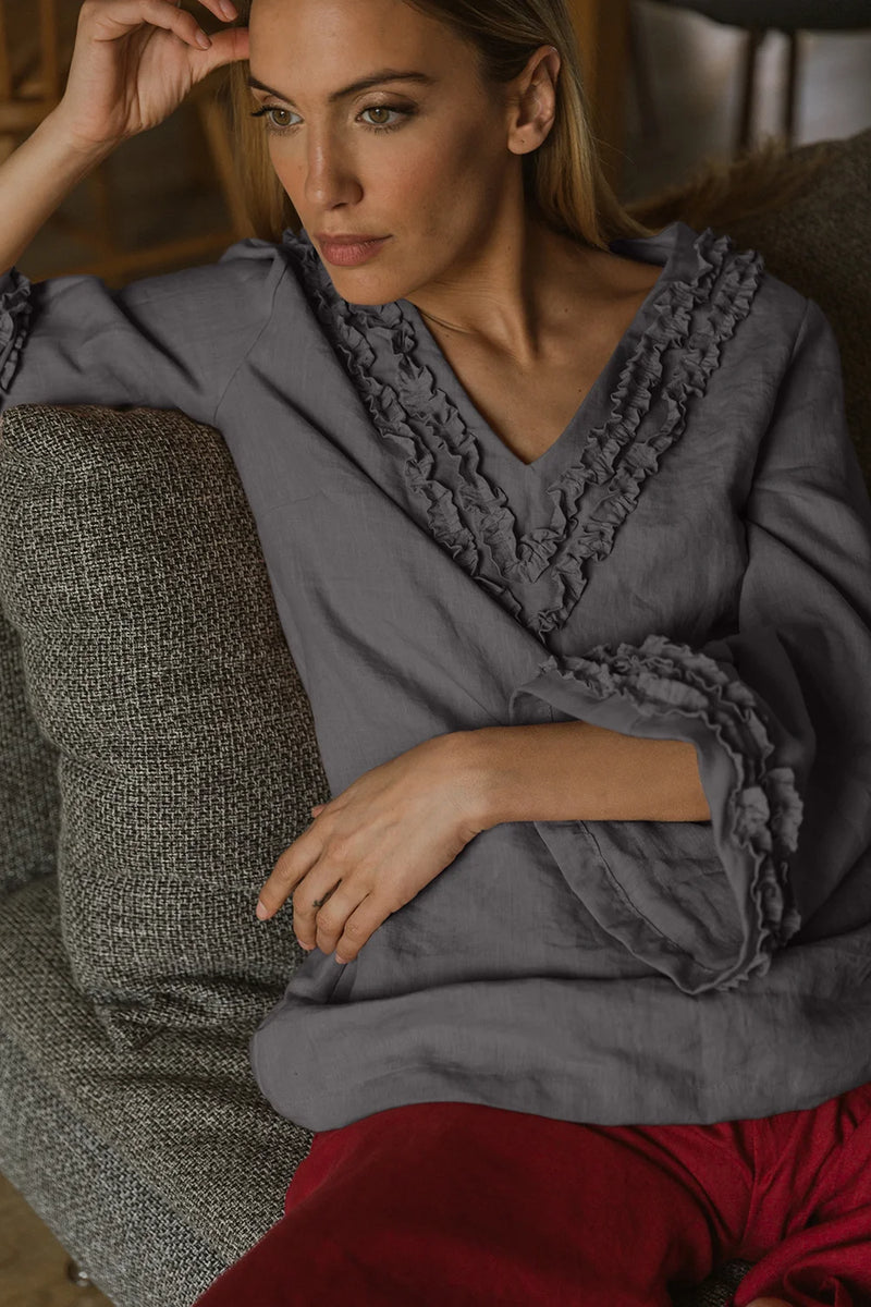 Robe de nuit courte en lin lavé à mini volants gris plomb