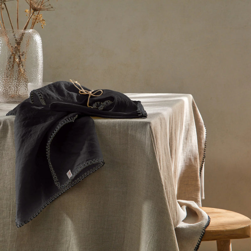 Serviettes bordées "Point de Cheval" en lin noir