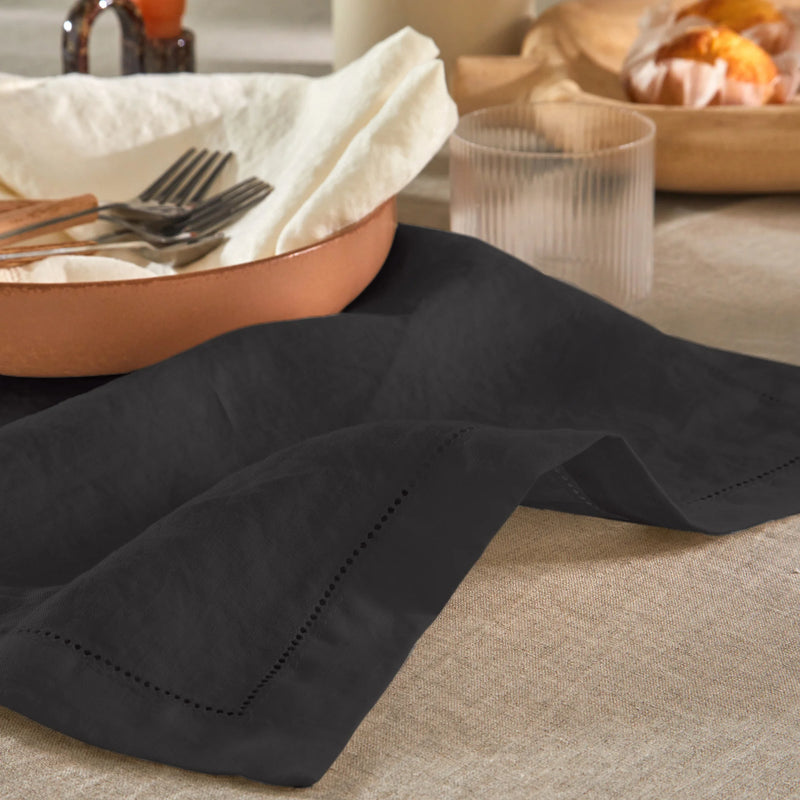 Sets de table en lin ajouré encre noire