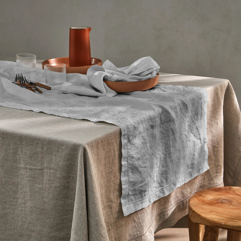 Chemin de table 100% Lin ajouré  gris minéral