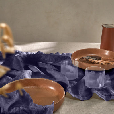 chemin de table en lin ajouré bleu nuit