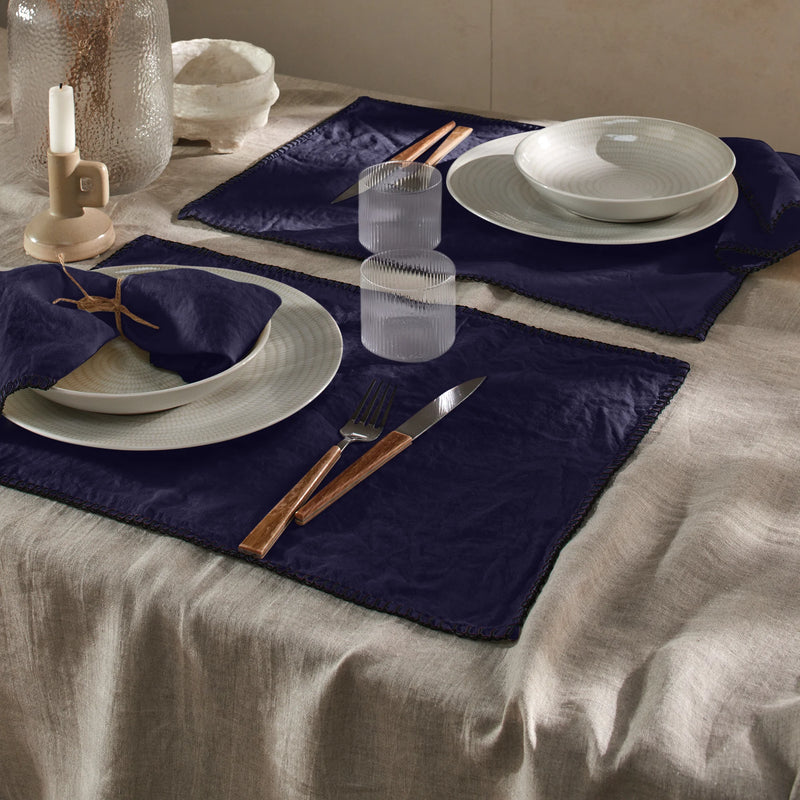 Sets de table "Point de Cheval" en lin bleu nuit