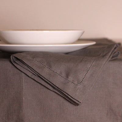 Set de serviettes en 100% lin ajourées #colour_gris-plomb